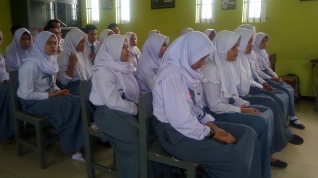 Sosialisasi  Bela Negara  TMMD ke - 104 Kodim /Bks Pada Pelajar SMK Bina Leastari