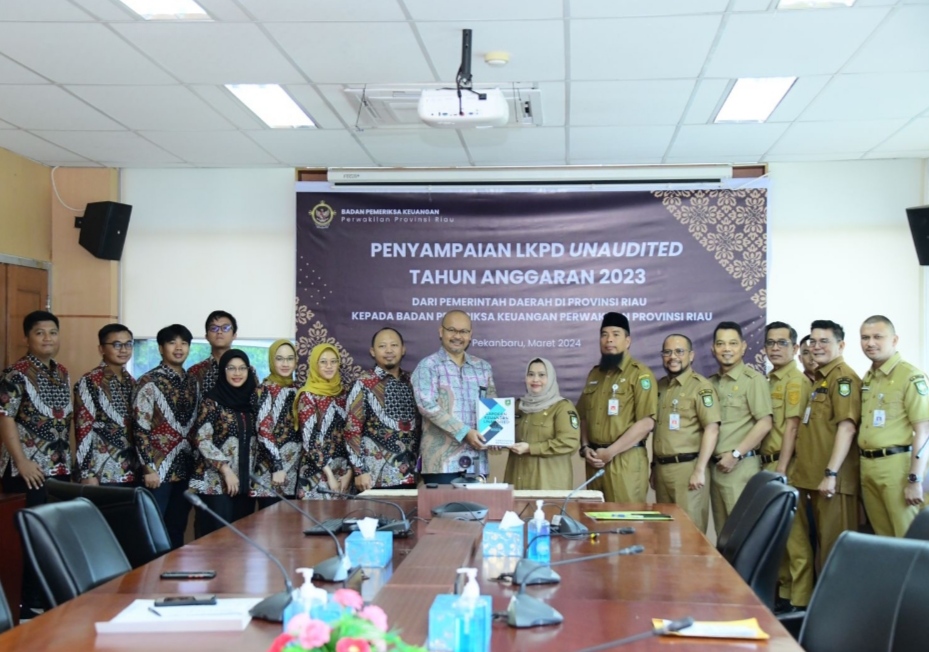 Bupati Bengkalis Serahkan LKPD ke BPK RI Perwakilan Provinsi Riau dan Penandatangan Berita Acara
