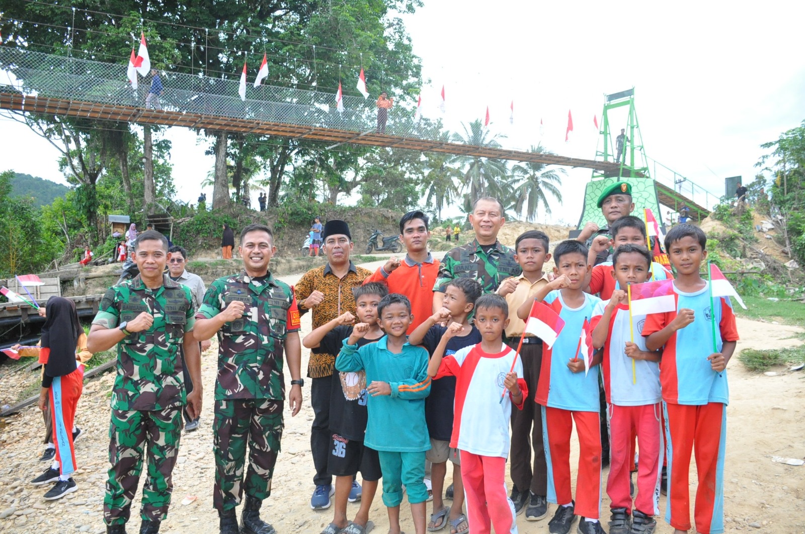 Danrem 031 Wira Bima resmikan Jembatan Perintis Kartika