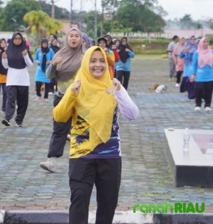 Gelar Senam Sehat dan Edukasi Uang Palsu, TP PKK Lingga Gandeng BRK Syariah