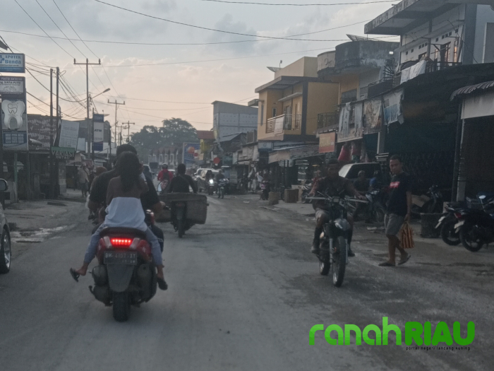 PT. RMB Respon Keluhan Masyarakat Terkait Debu Proyek Jalan Telukkuantan-Kiliran Jao