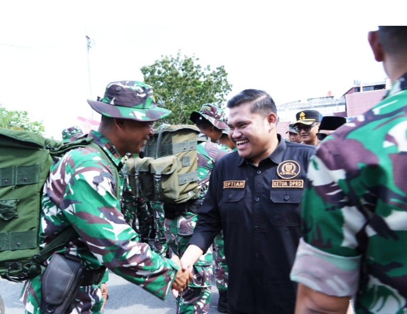 Ketua dan Wakil Ketua DPRD Bengkalis Hadiri Upacara TNI TMMD ke 124 di Mandau