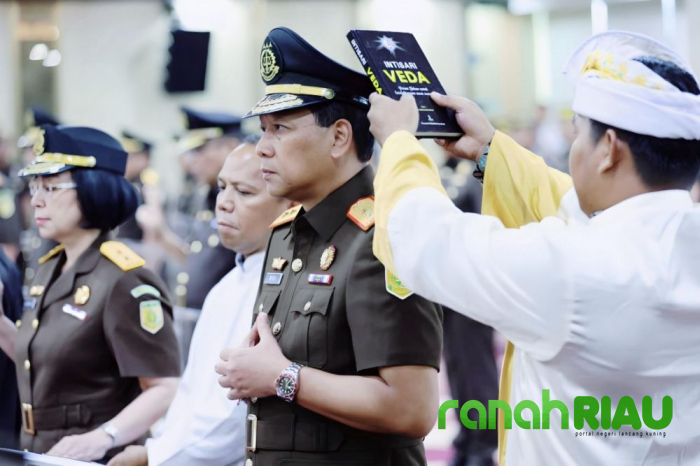 Jaksa Agung Lantik Kajati Riau, Tekankan Integritas dan Adaptasi di Era Digital