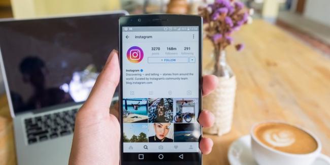 Cara Instagram Munculkan Urutan Konten di Feed Pengguna