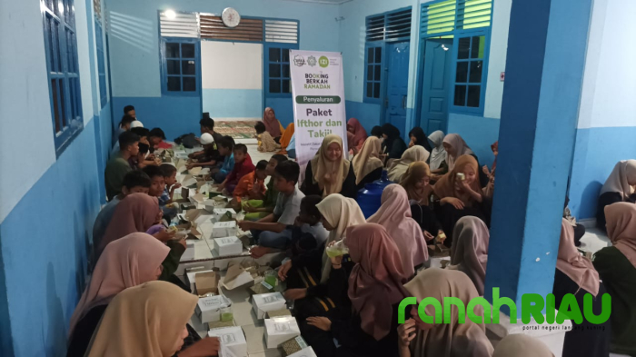 Agenda Buka Puasa IZI Riau bersama UIN Suska Volunteer di Panti Asuhan Ar Rahim