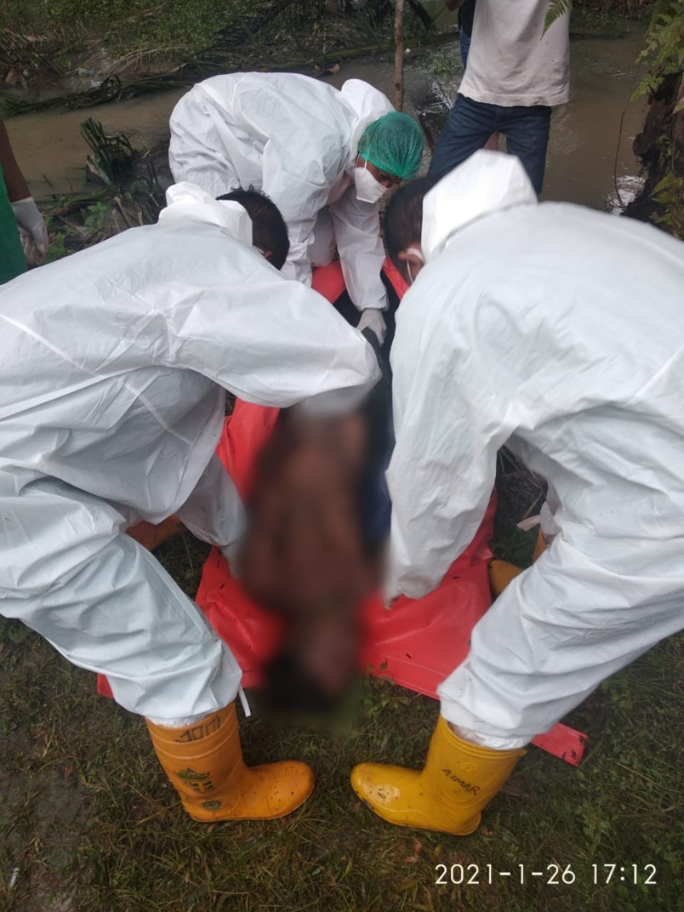 Gempar.. Ditemukan Mayat Pria Di Duri, Ada Tanda Lahir Dipundak