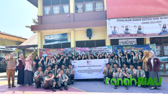 Kunjungan dosen Univrab untuk Peningkatan minat baca siswa dalam materi Bahasa Inggris di SMAN 5