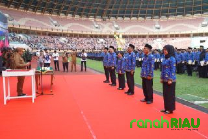 5.884 PPPK Resmi Dilantik, Gubri Tekankan Profesionalisme dan Pelayanan Publik