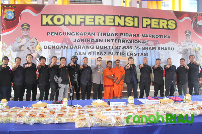 Polda Riau Berhasil Ungkap Peredaran Narkotika Jaringan Internasional Berskala Besar