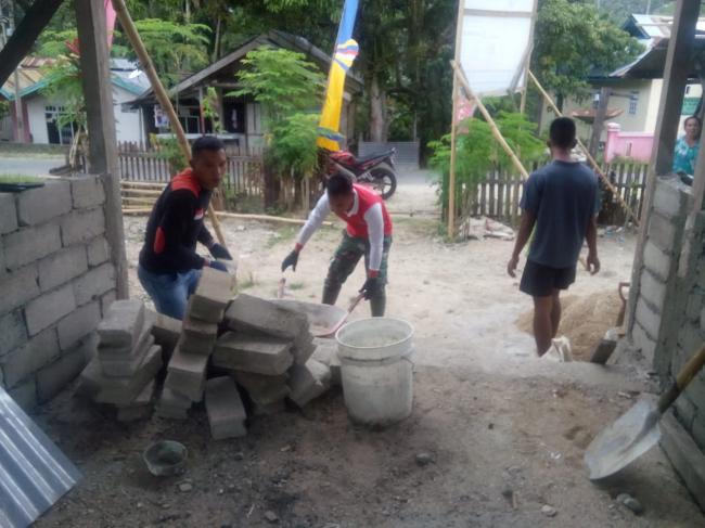 apa yang di lakukan Kopda Hendrik di Rumah keduanya 