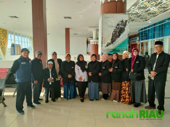 Kakanwil Kemenag Riau lepas Peserta Moderasi Beragama ke Kemah Nusantara 