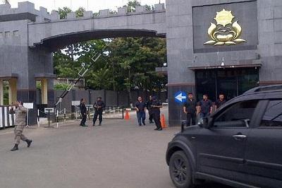 Suara Tembakan hentikan  Penyusup yang masuk ke Mako Brimob