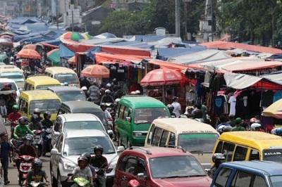 Para Pemudik Diminta Waspadai Pasar Tumpah Di Jalan Nasional