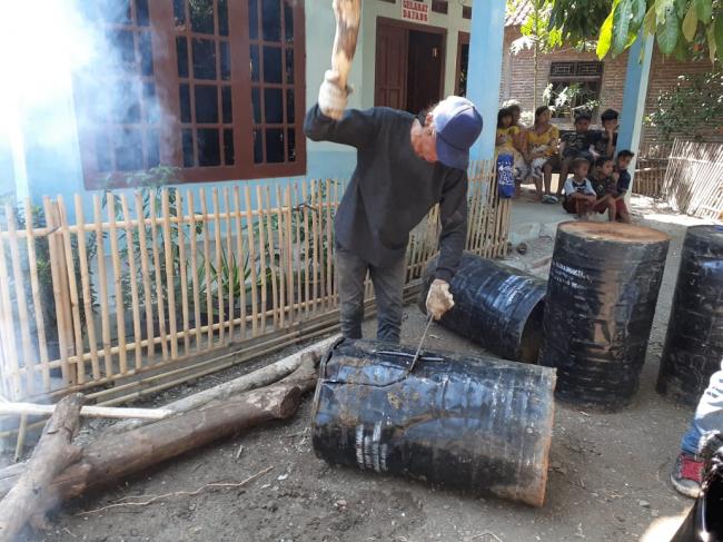 1 Tong Aspal Untuk 39 Meter Pengaspalan Jalan