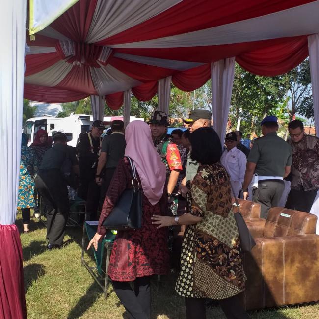 Peralatan Upacara Pembukaan Sudah Diterjunkan Ke Lapangan