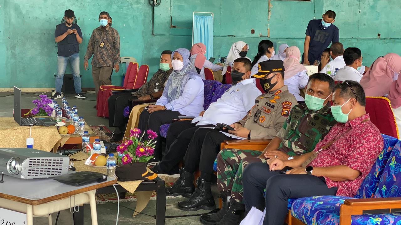 Camat Mandau Riki Rihardi Pantau Pelaksanaan Vaksin di Lancang Kuning