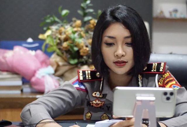 Mengenal AKP Rita Yuliana, Polwan yang trending di Google