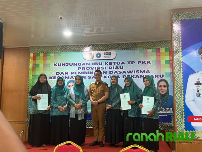 Bina Dasawisma untuk Kesejahteraan Keluarga, Pj Ketua TP PKK Riau Kunjungi kantor Camat Sail