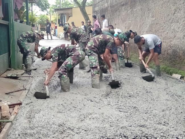 Warga & Satgas TMMD Keroyok Pengerjaan Jalan Terusan Bagol