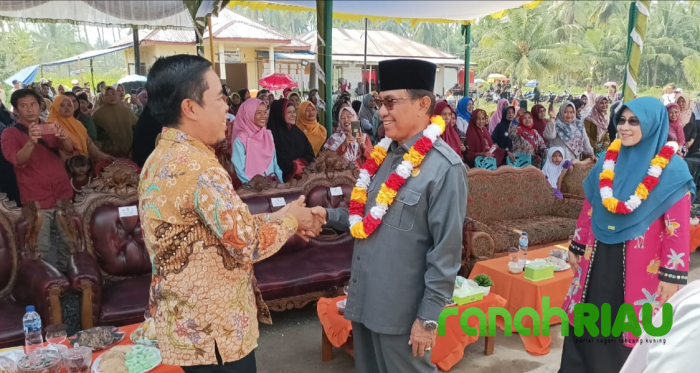 Bangun Tanggul dan Jalan, Bupati Inhil Berikan Apresiasi Kepada Sambu Group