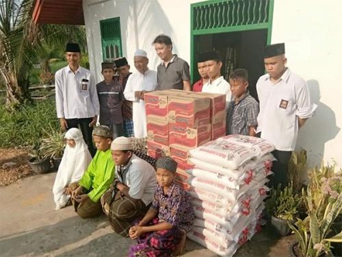 Baru Bebas, Tahanan di Rohil Ini Bagikan Sembako ke Sejumlah Panti dan Pesantren