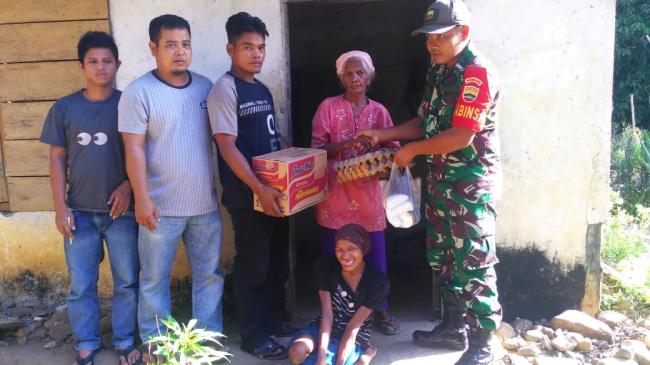 Kepedulian Babinsa Koramil 08/KM Kepada Masyarakat Kurang Mampu