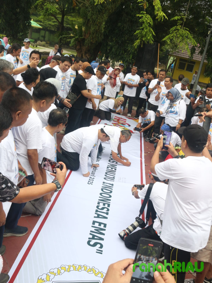 Puncak Peringatan HPN 2025 Dimulai dengan Jalan Santai hingga Ikrar Anti Korupsi