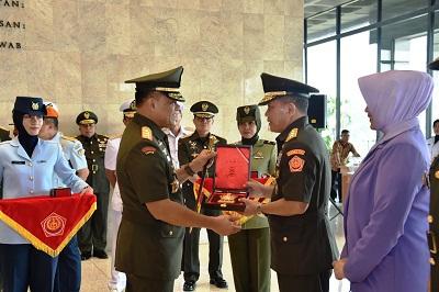 Utamakan Peran SDM Menjadi Karakter TNI Dalam Kelola Organisasi