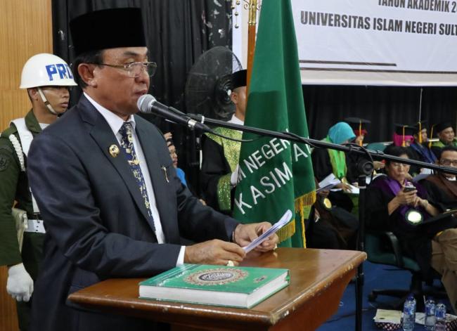 Bupati Inhil Orasi Ilmiah Pada Wisuda UIN Suska Riau