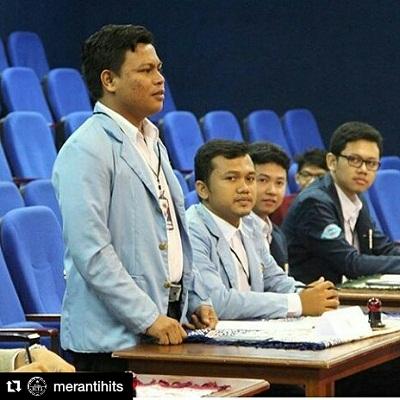 MENYIKAPI PRO-KONTRA DANA HAJI