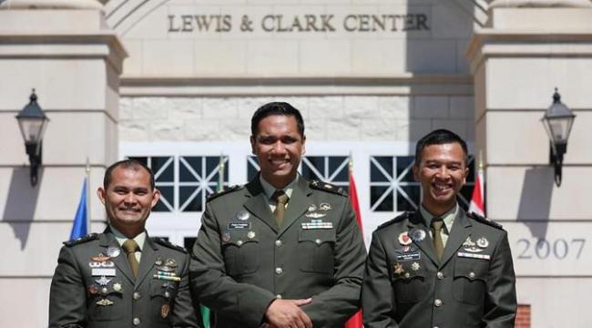 INDONESIA Bangga, 3 Perwira TNI AD Lulus Pendidikan Komando AS dengan Hasil Memuaskan 