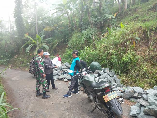 Ada 5 Titik Dropping Material Aspal Jalan