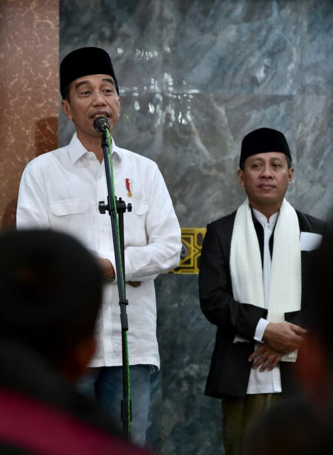 Presiden Jokowi Serahkan 257 Sertifikat Tanah Wakaf di Garut