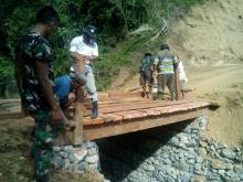 Paku Datang, Dudukan Jembatan Mulai Dipasang