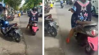 Tutup Plat Kendaraaan dengan Celana dalam saat Berkendara, aksi Emak emak ini viral di Medsos