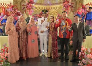 Resepsi Pernikahan Yoandre dan Denita, Bupati Bengkalis Ucapkan Samawa