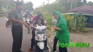 Koramil 08/KM Kembali Bagikan Ratusan Takjil, Sekaligus Buka Puasa Bersama