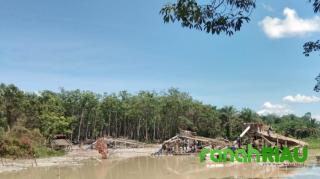 Pelaku PETI di Dusun Kayu Batu Berani Mendikte Polres Kuansing dan Wartawan