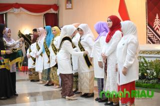 H Basyariah Bistamam resmi dikukuhkan sebagai Bunda Paud dan Literasi Rokan Hilir