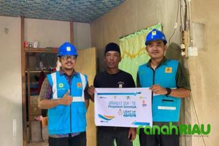 PLN Selatpanjang Bantu Meteran Listrik Gratis untuk Warga Kurang Mampu