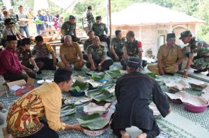 Bentuk Syukur TMMD Sukses, Warga Tasyakuran Bareng Dansatgas TMMD