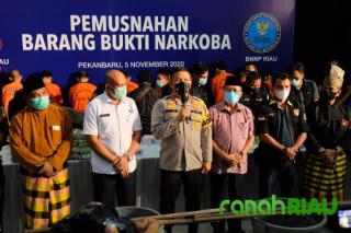 Polda Riau Bersama BNNP Riau Musnahkan 122 Kg Sabu dan 10.000 Ekstasi