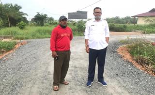 Bupati Rohil Suyatno Blusukan Tinjau Perkembangan Pembangunan