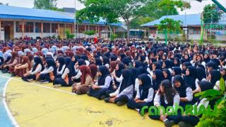 Ketika Wartawan lebih Sigap dari Pemerintah: SMSI Inhil lawan Stunting dengan segelas Susu