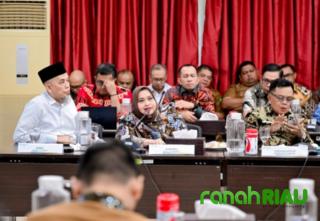 Gubri Bersama Kepala Daerah se-Riau Audensi ke Bappenas RI