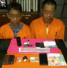 Nahh kan Kena Dech.. Dua Pria Ini Tercyduk Polisi Kasus Narkoba.. 