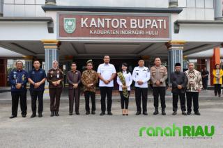 Lindungi Hak-hak Masyarakat Adat dengan pensertifikatan Tanah Ulayat
