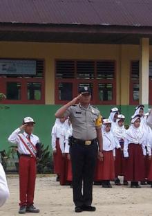 Cetak Generasi sedari Dini, Polsek Perhentian Raja Rangkul Siswa Sekolah