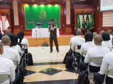 Walaupun Beda Kesatuan, Mereka Nampak Guyub Rukun