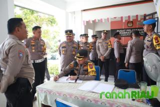 Wakapolres Kampar lakukan Pengecekan Subsatgas Pam kantor Penyelenggara Pilkada